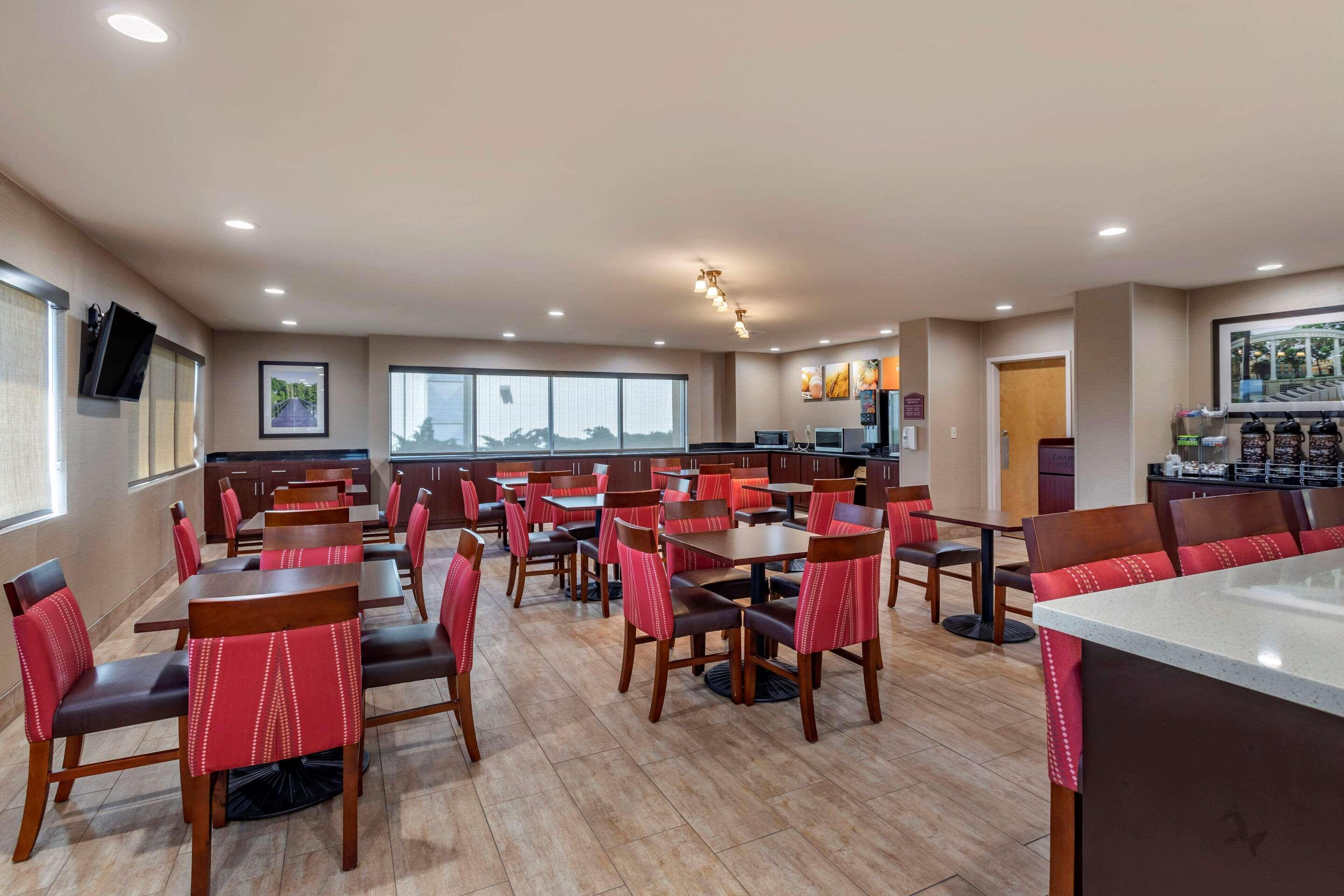 Comfort Suites Florence Shoals Area Екстериор снимка